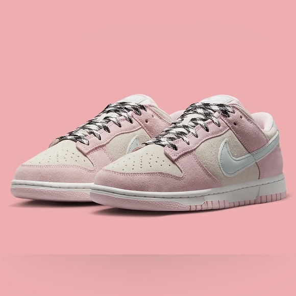 New in Box Women’s Nike Dunk Low LX in Pink Foam size 9 - Picture 2 of 9